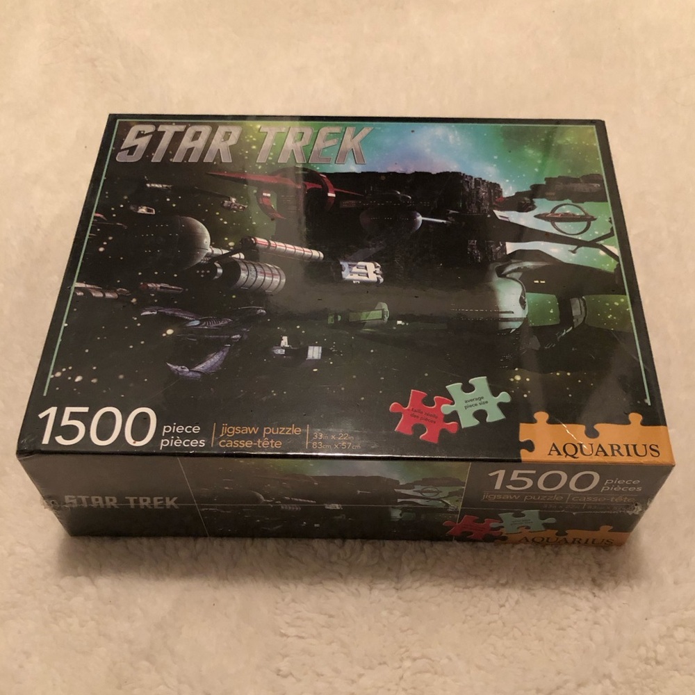 NWT-  Star Trek 1500-Piece Jigsaw Puzzle - Black and Green